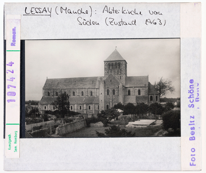 Vorschaubild Lessay: Ehemalige Abteikirche, Ansicht von Süden, Zustand 1963 